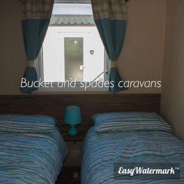 Parque de Campismo Caravans Marton Mere *